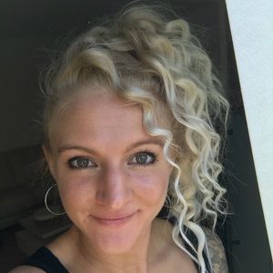 Meet your Posher, Kendra